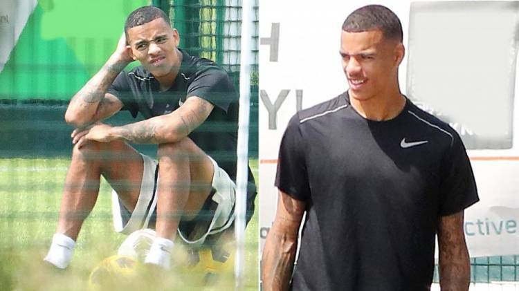 太阳报：格林伍德返回曼彻斯特，和前曼联队友一起训练